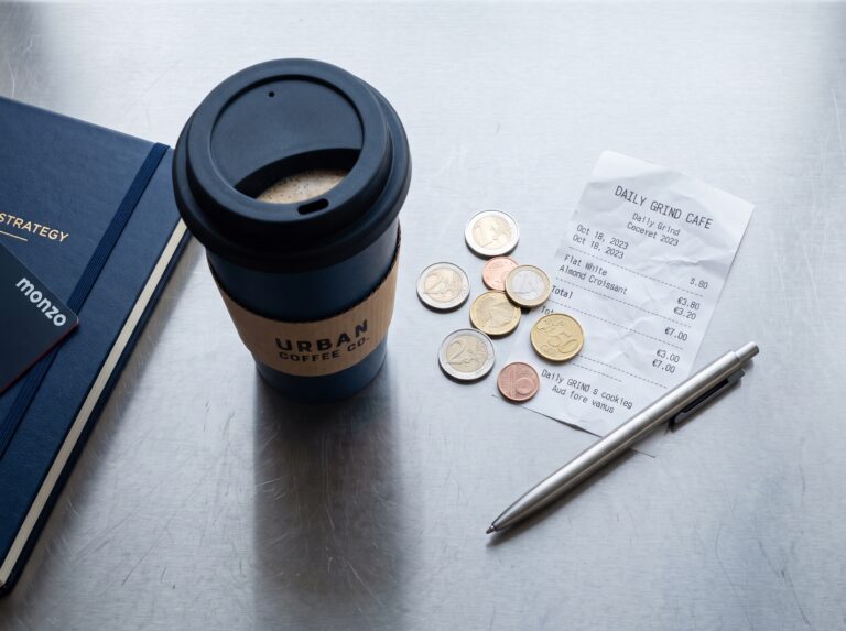 10 gastos hormiga que están arruinando tus ahorros